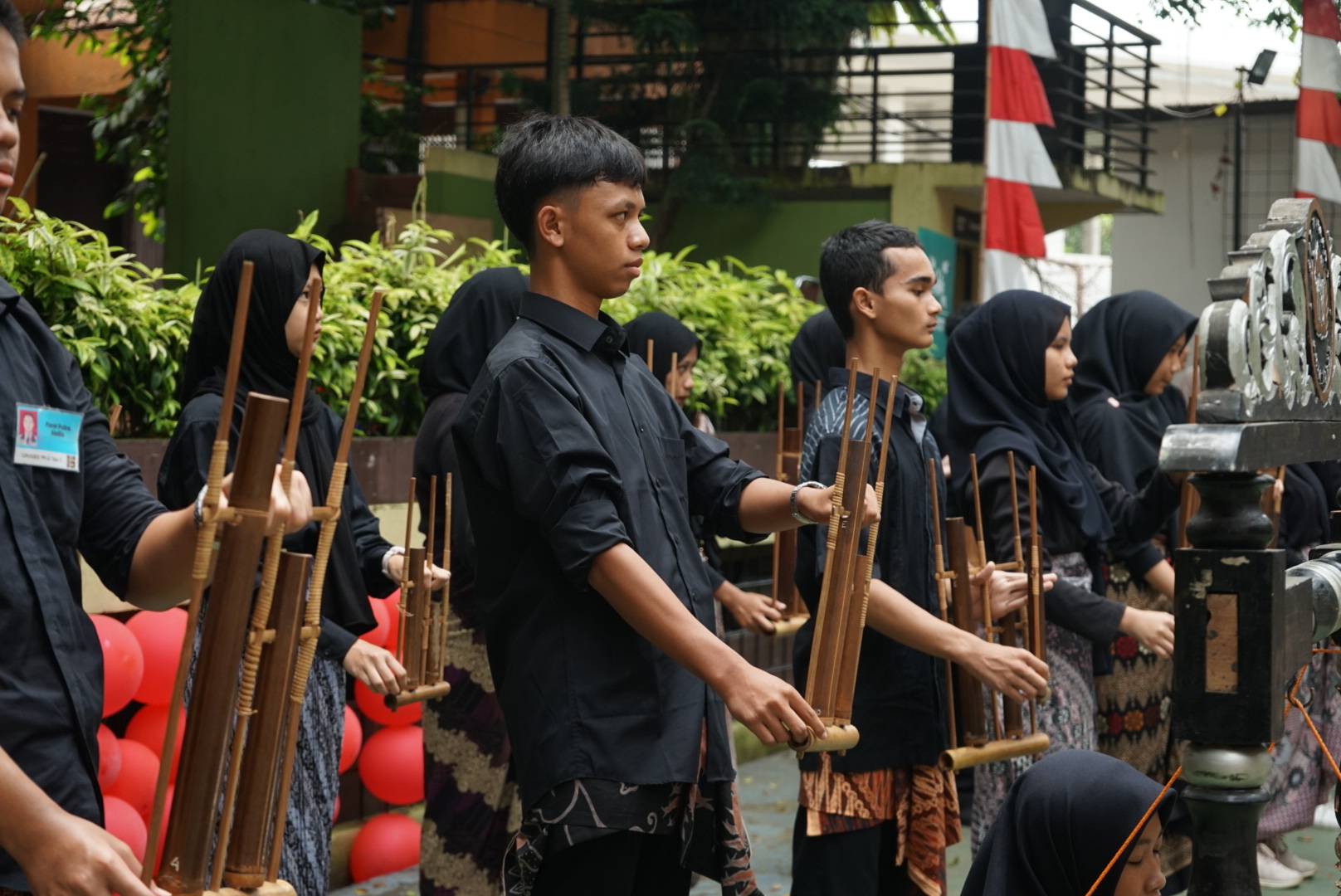 Kegiatan bersama siswa SMK Wikrama